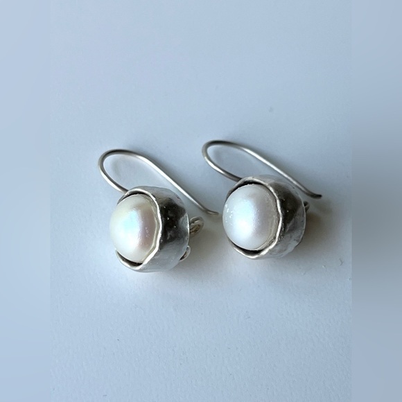 Silpada Pearl 'Margarite' Drop Sterling Silver
Earrings W1750 retired - Picture 2 of 5